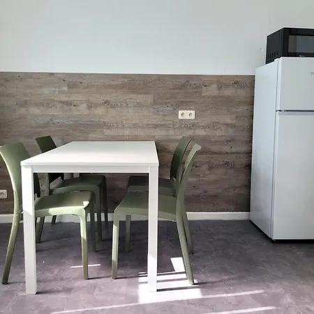 شقة Zweizimmerwohnung Fuer Monteure & Bauarbeiter *